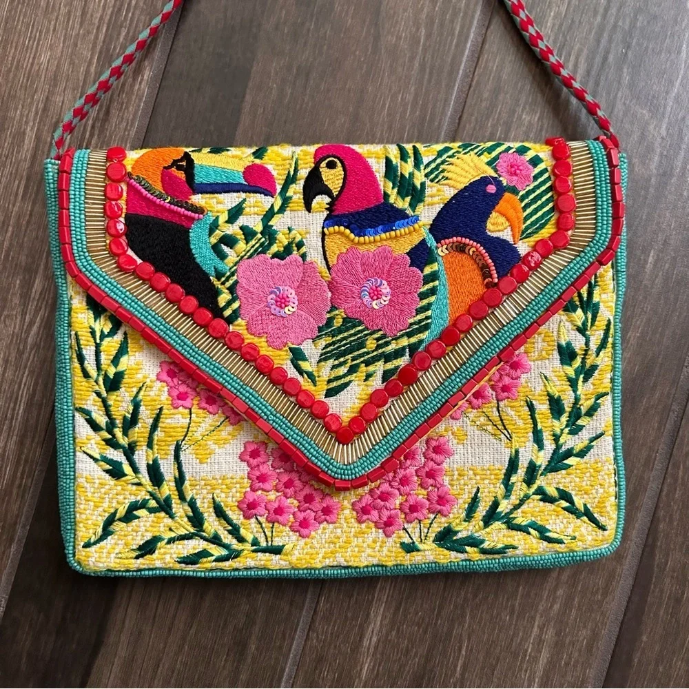 Ethnique embroidered floral